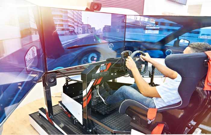 Simcade_ The Middle of the Scale